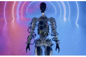 进博会上机器人“总动员” 今年全球市场规模预计破500亿美元