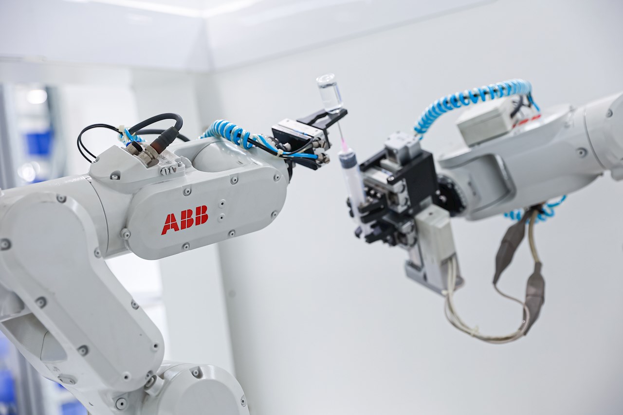 ABB机器人赋能中心正式开业，引领生命科学和医疗保健领域自动化变革